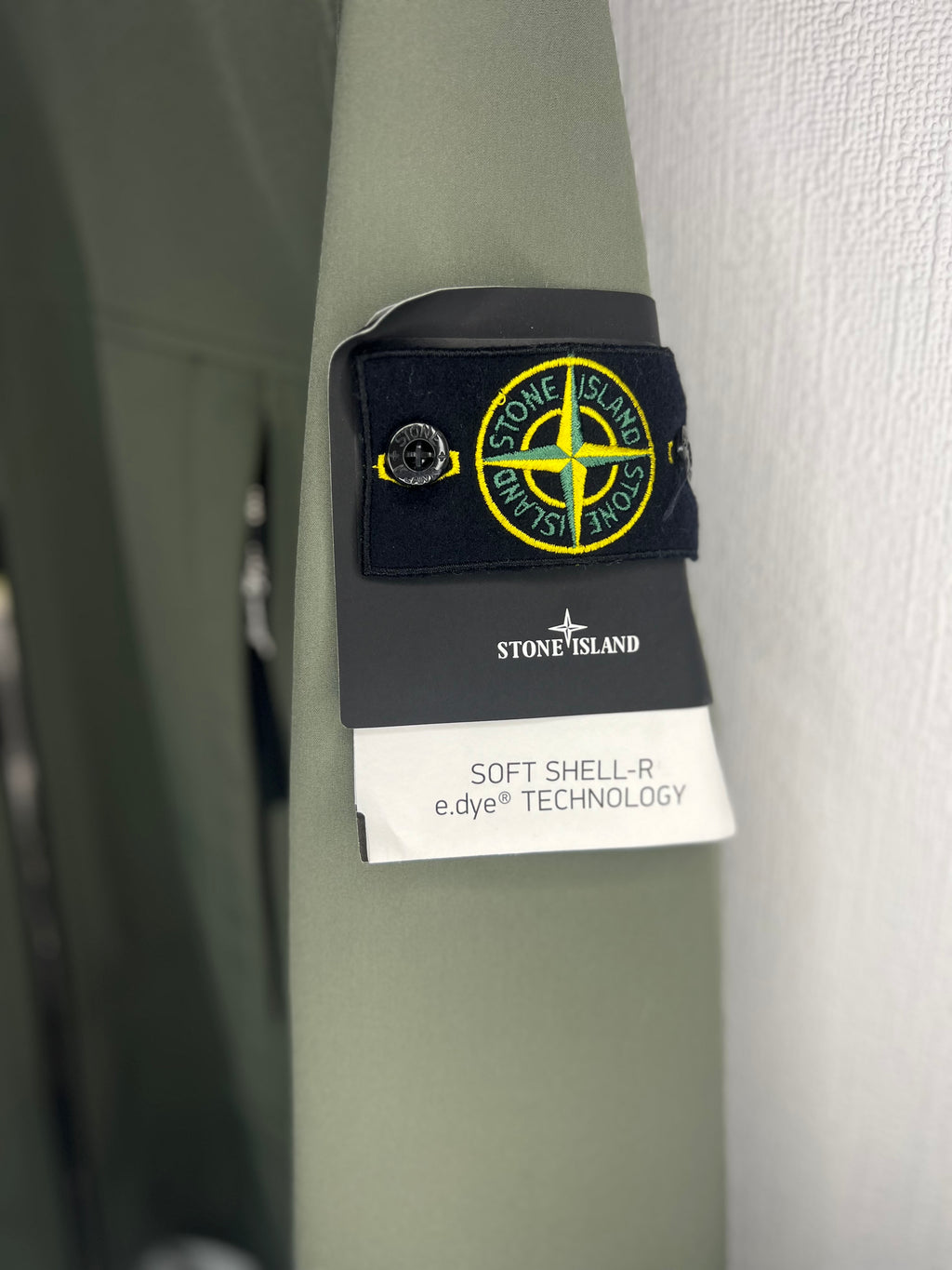 Stone Island 
Soft Shell-R e.dye Technology Jacket