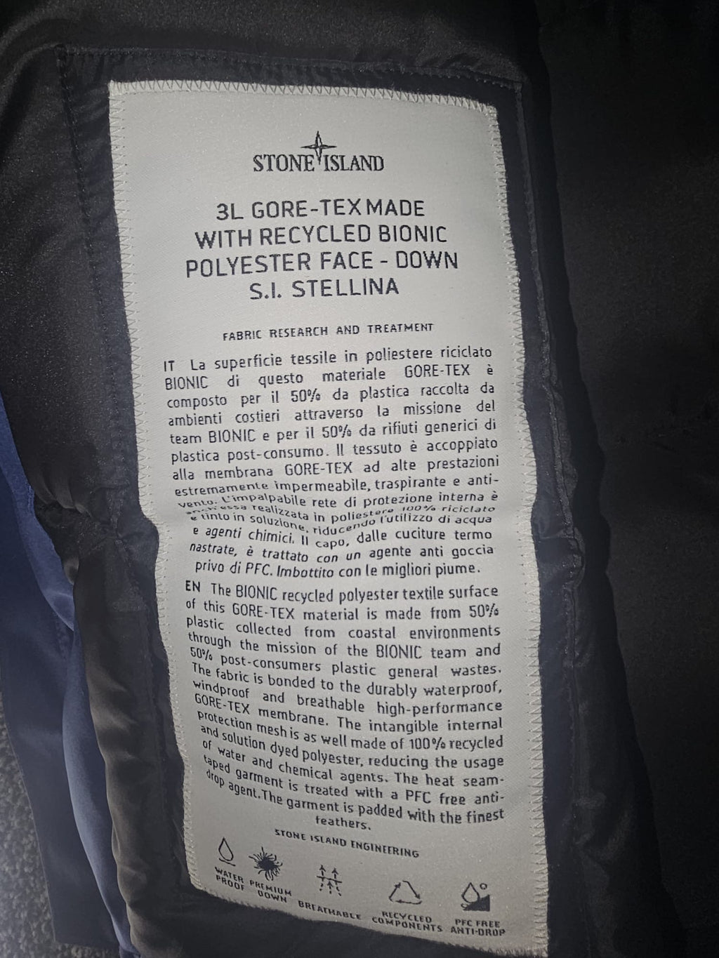 Stone Island Stellina 
3L Gore-tex Made With Re-Cycled Bionice Polyester Face - Down Jacket.