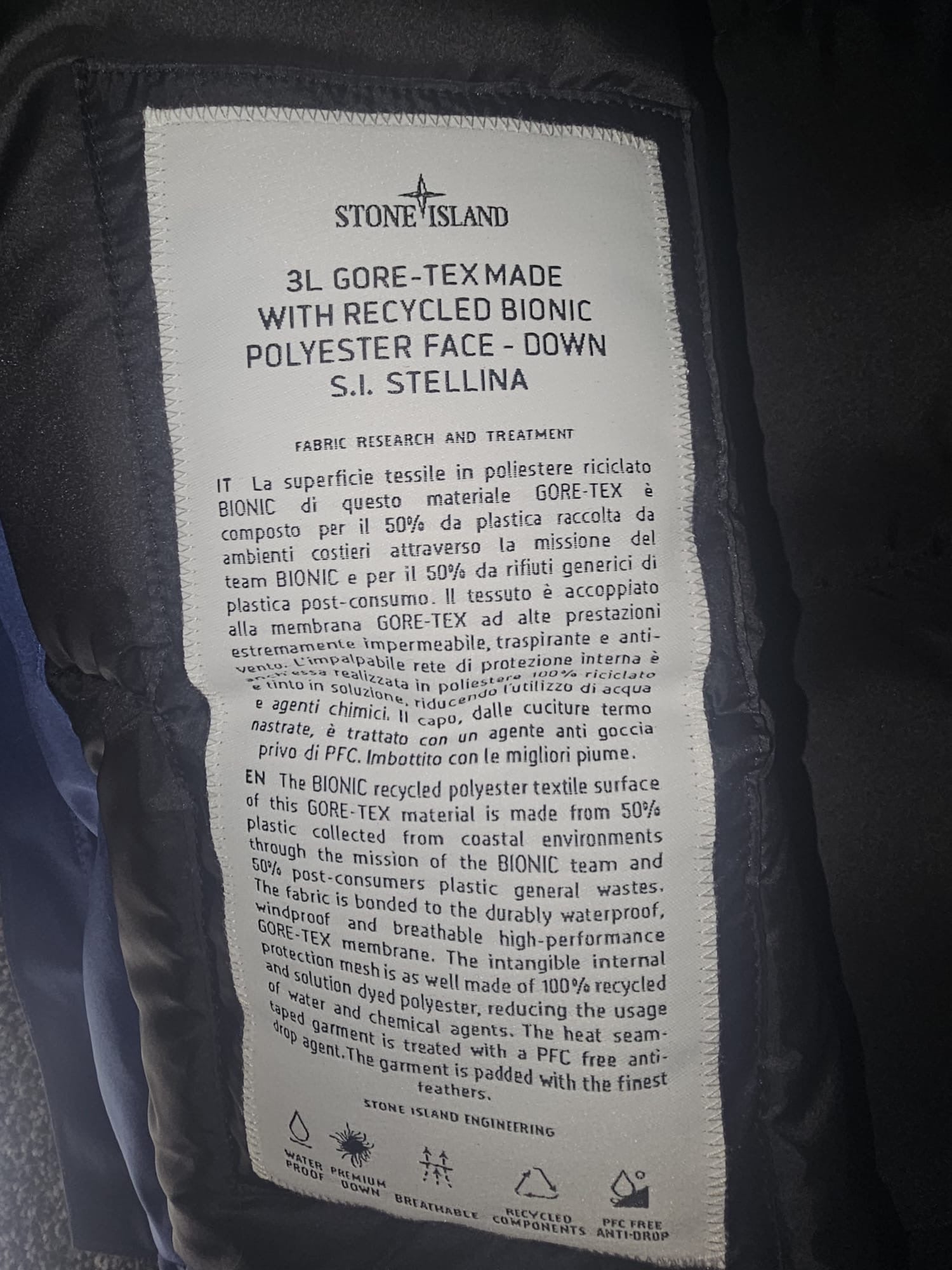 Stone Island Stellina 
3L Gore-tex Made With Re-Cycled Bionice Polyester Face - Down Jacket.