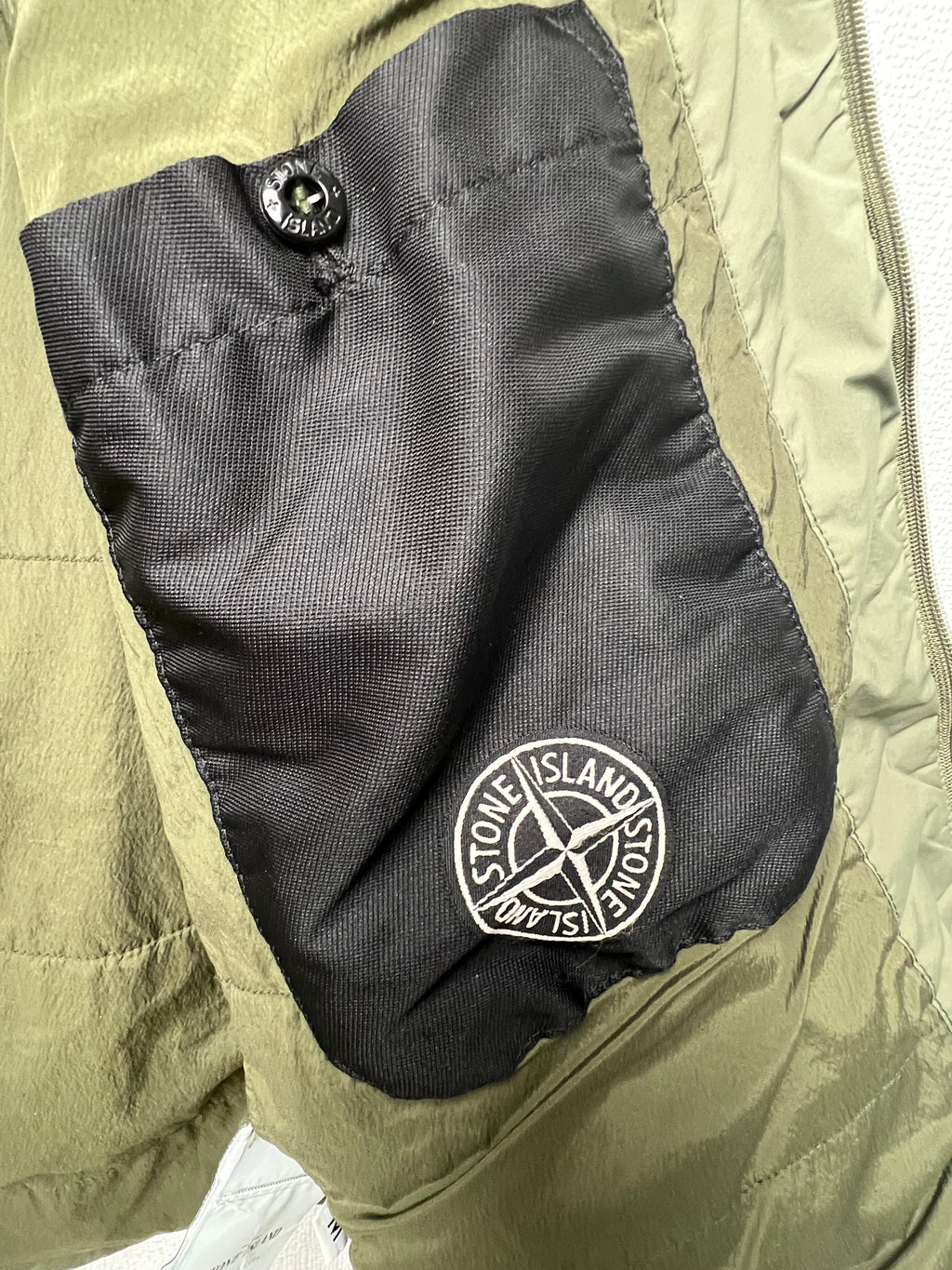 Stone Island Skin Touch Nylon-TC Stellina Gilet 
Olive