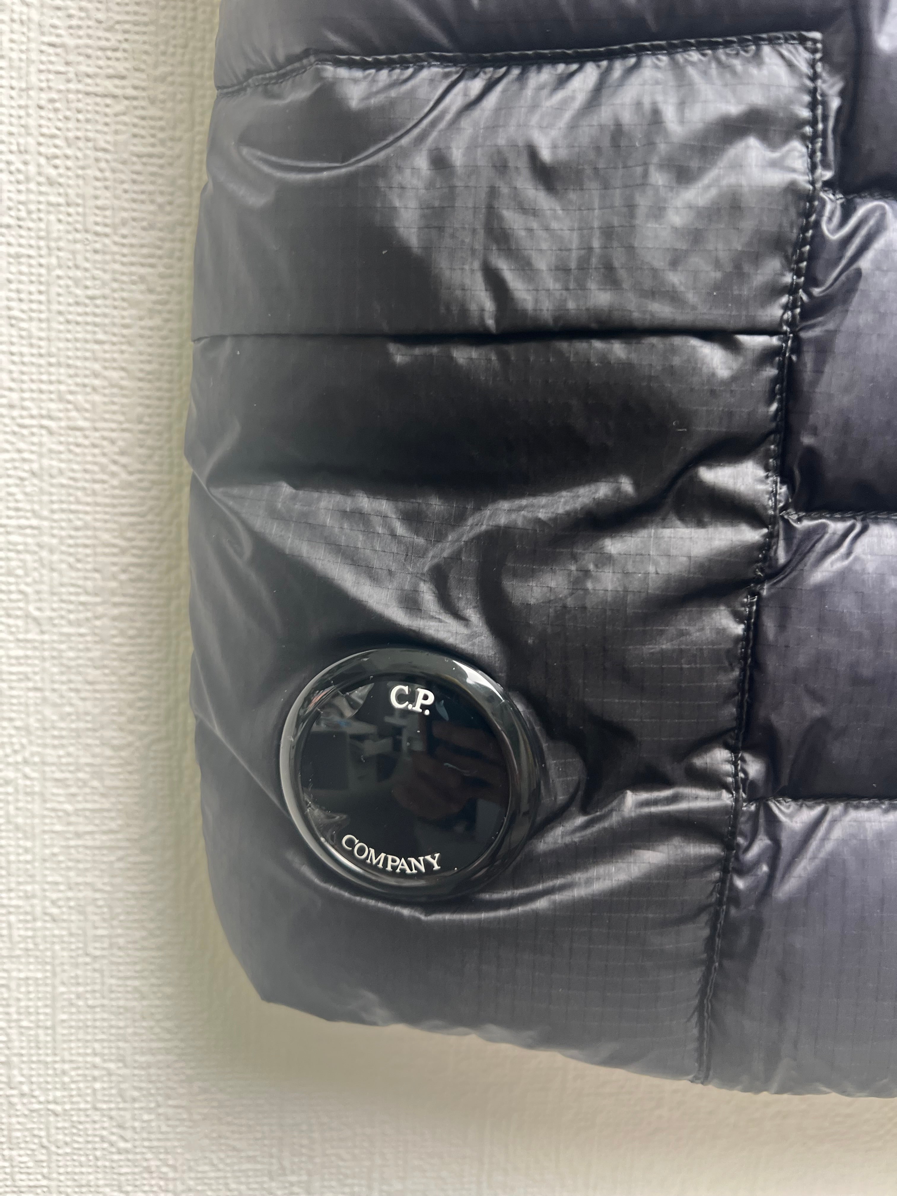 CP Company 
D.D Shell Lens Down Gilet