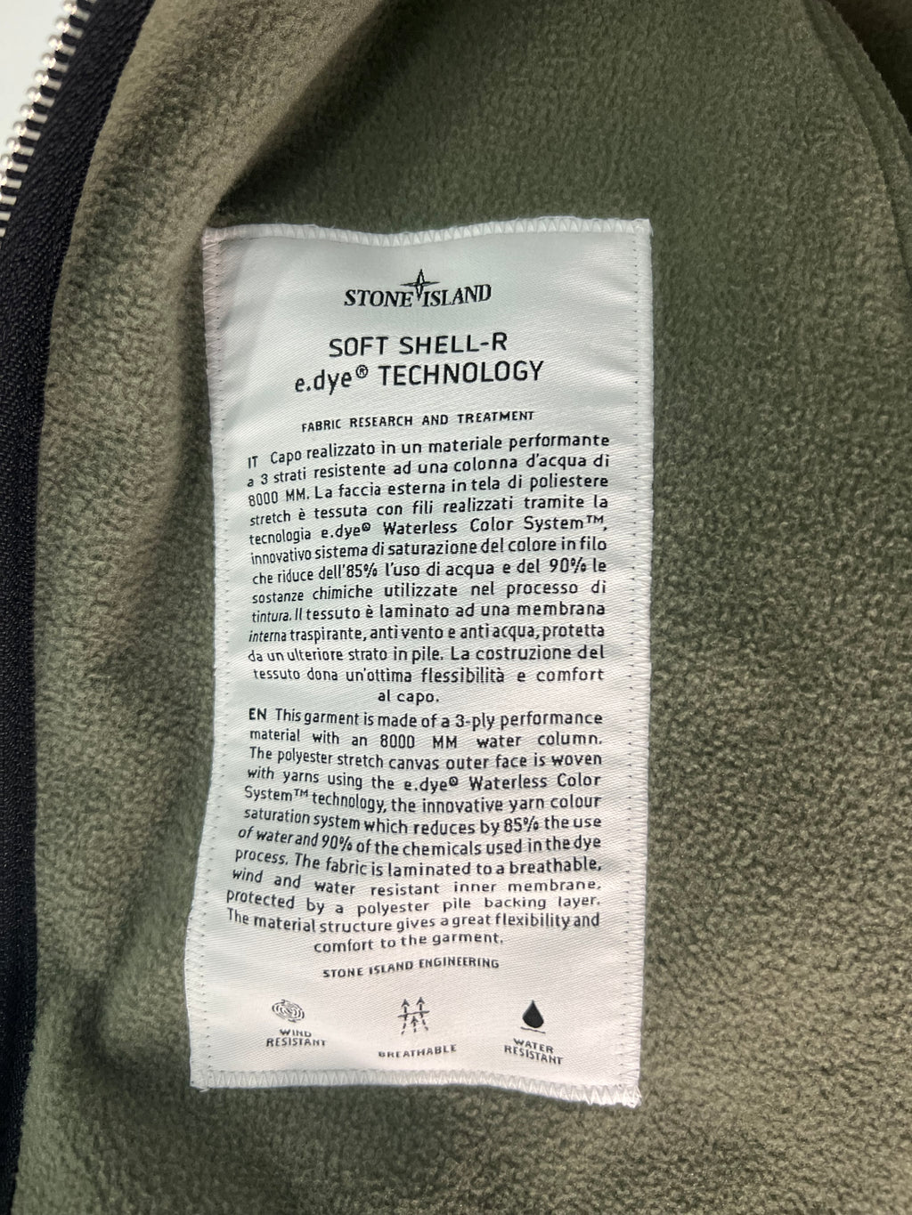 Stone Island 
Soft Shell-R e.dye Technology Jacket