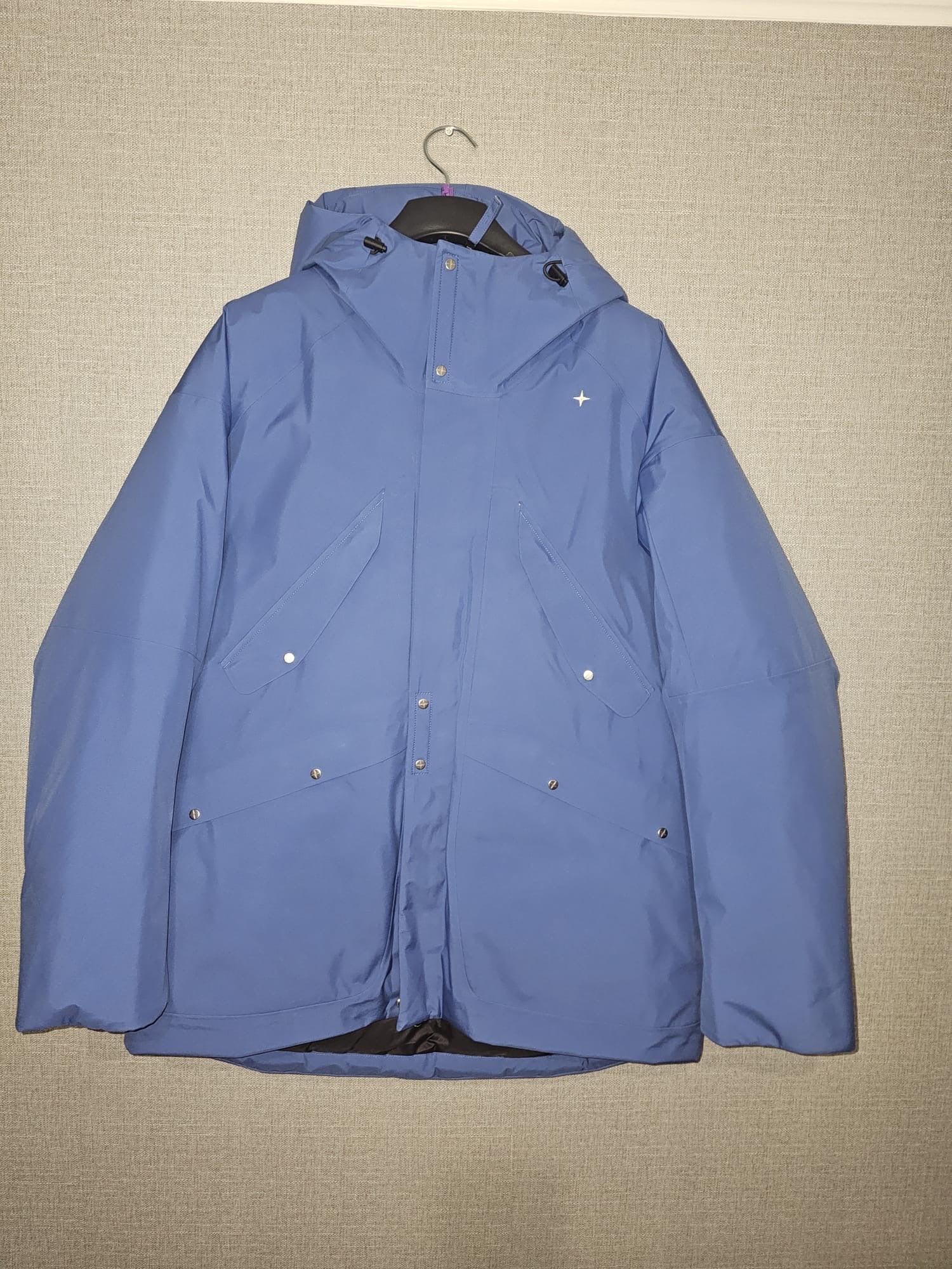 Stone Island Stellina 
3L Gore-tex Made With Re-Cycled Bionice Polyester Face - Down Jacket.