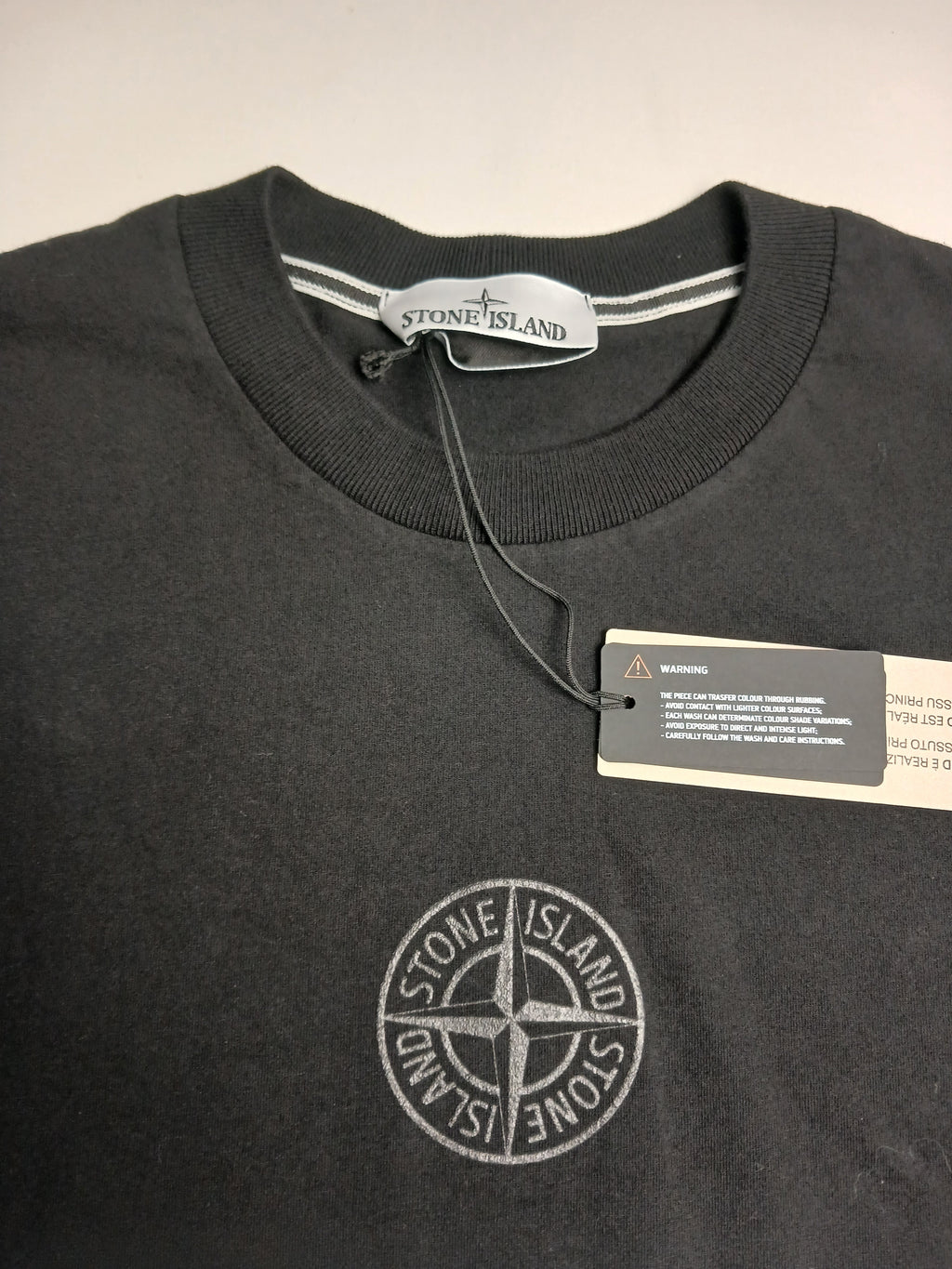 SS26
Stone Island Regular fit T-Shirt
With Camo Compass Print