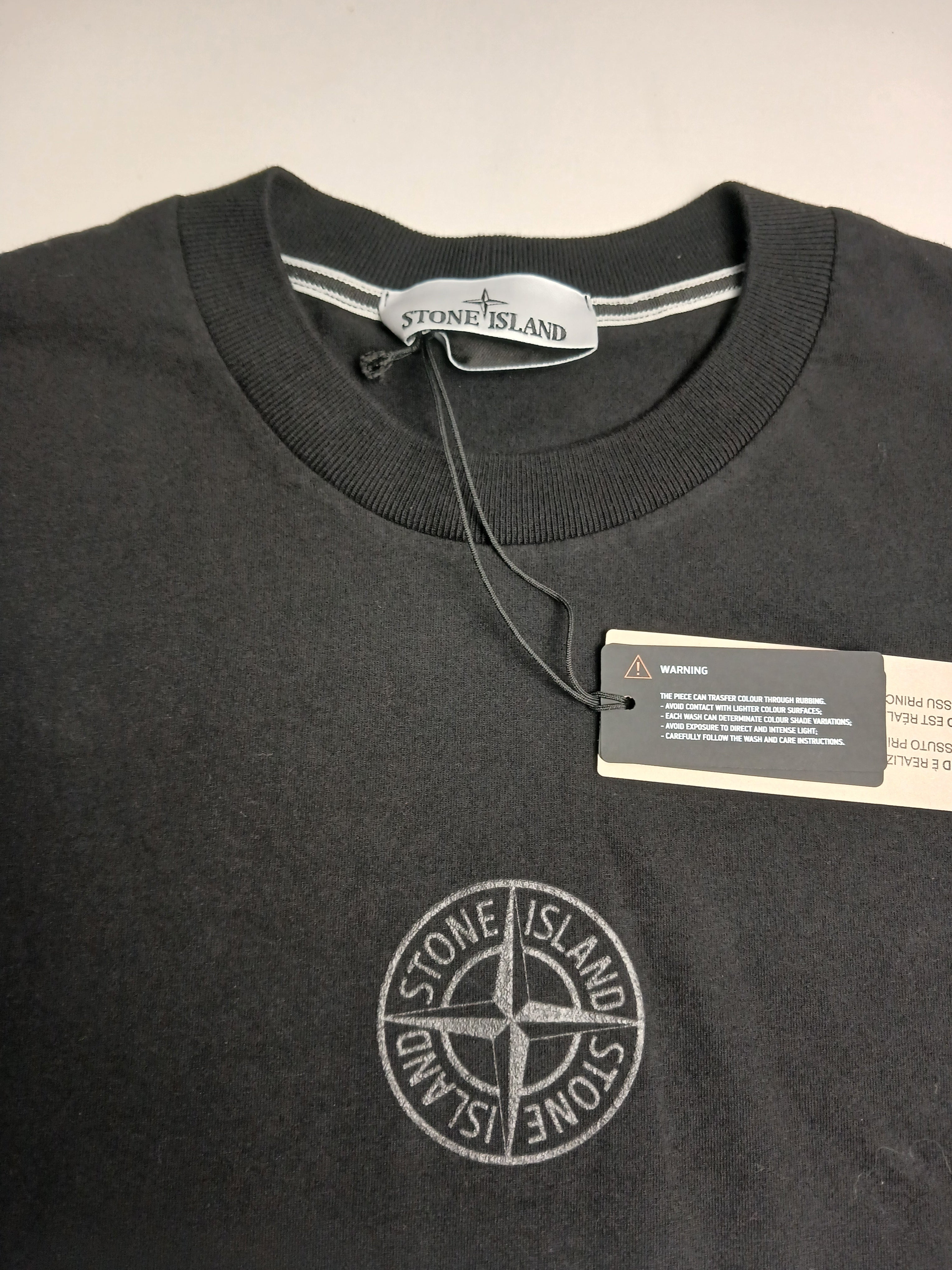 SS26
Stone Island Regular fit T-Shirt
With Camo Compass Print