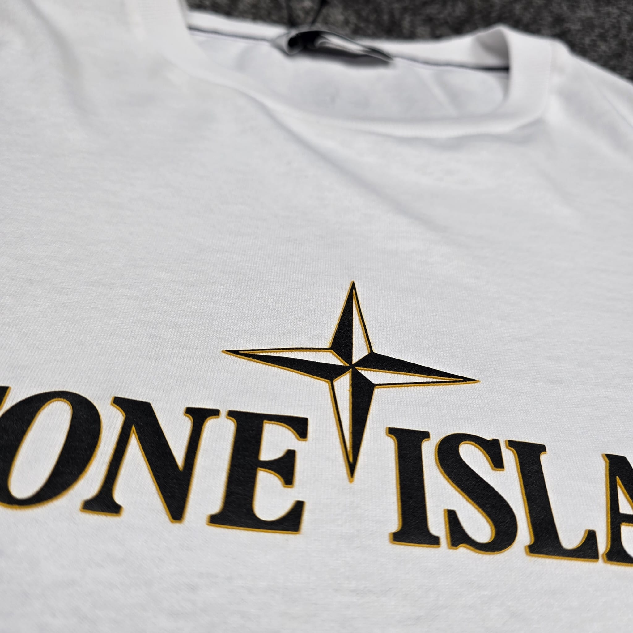 Stone island t shirt