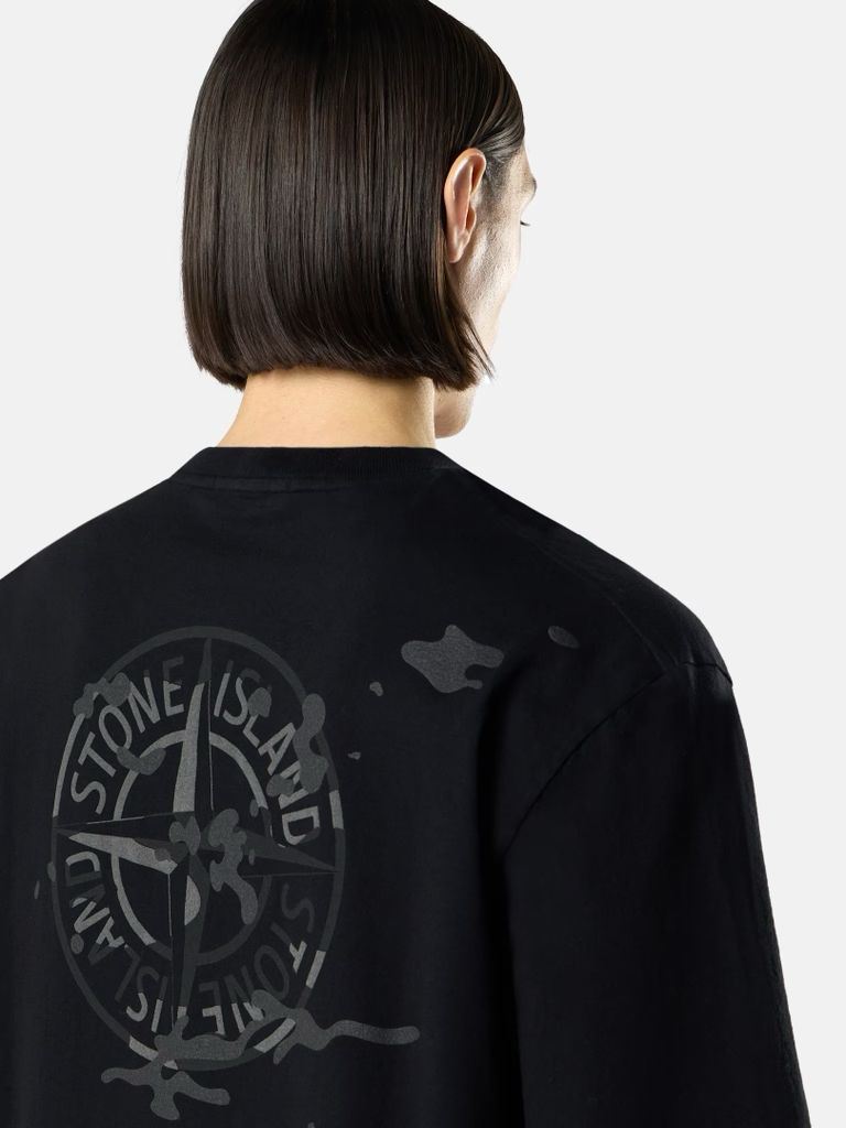 SS26
Stone Island Regular fit T-Shirt
With Camo Compass Print